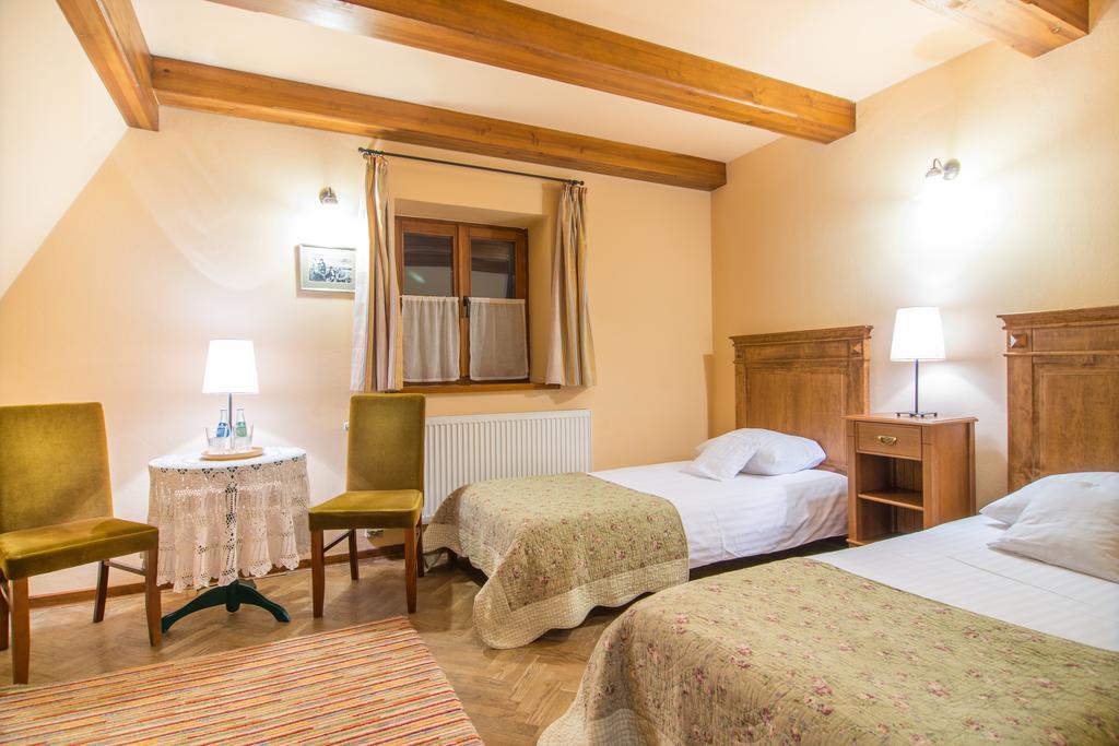 Hotel Folwark Walencja à Kazimierz Dolny Extérieur photo